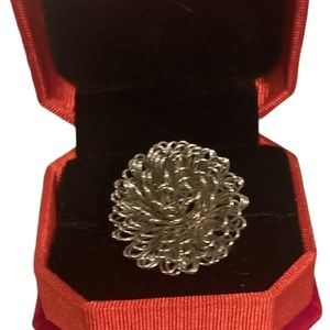 Very unique artsy ring